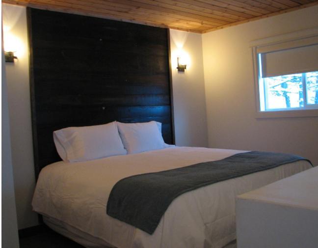 Pine Lodge Muskoka Huntsville Exterior photo