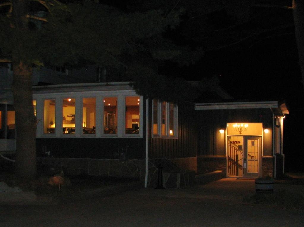 Pine Lodge Muskoka Huntsville Exterior photo